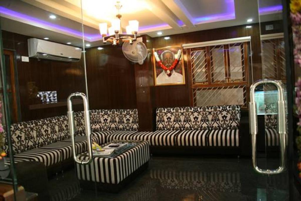 Kvp Inn Tirupati Eksteriør bilde