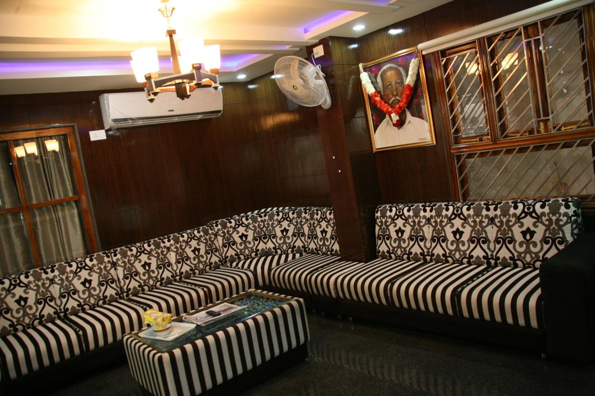 Kvp Inn Tirupati Eksteriør bilde